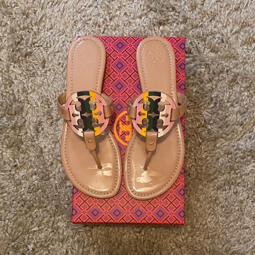 Tory Burch MILLER Printed Patent Leather in Pastel Rainbow and Natural Vachetta - Picture 6 of 8